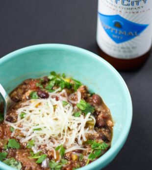 Slow Cooker Quinoa Chicken Chili